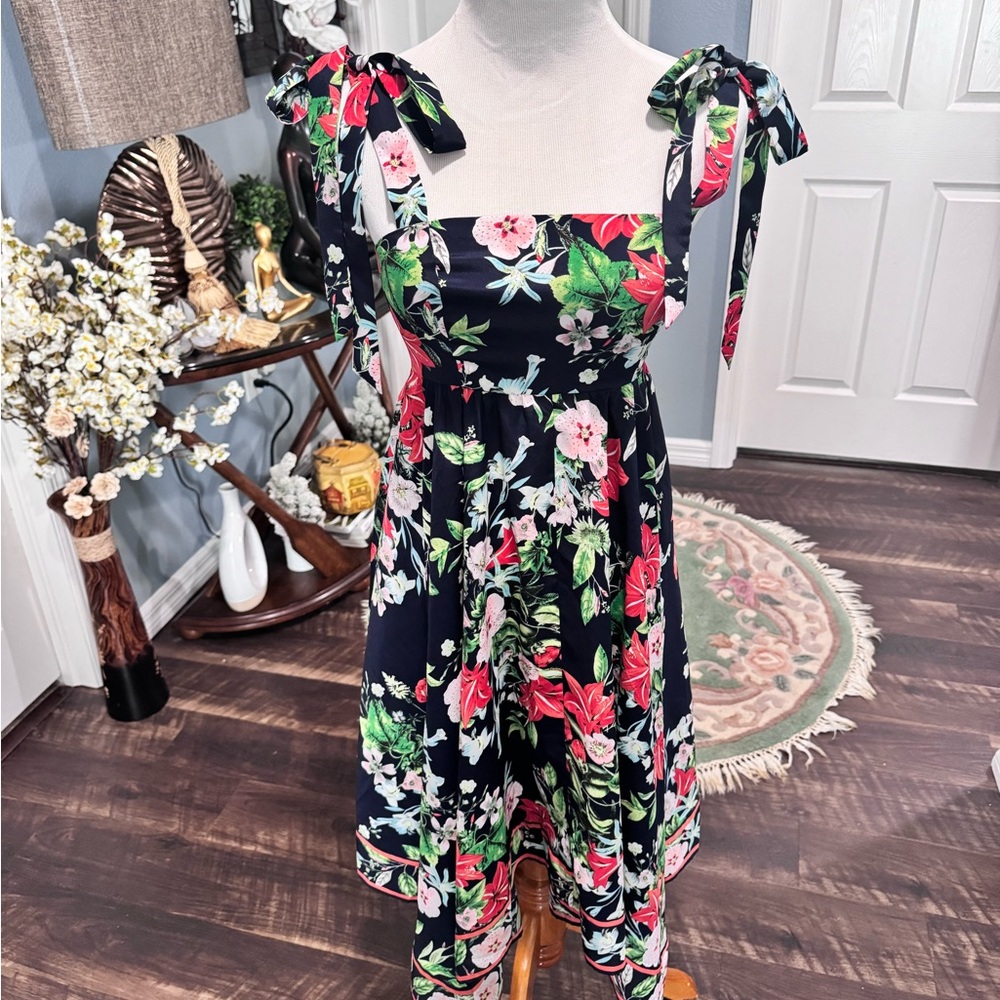 Eliza J, floral, asymmetric hem with pockets dress. Size 0.